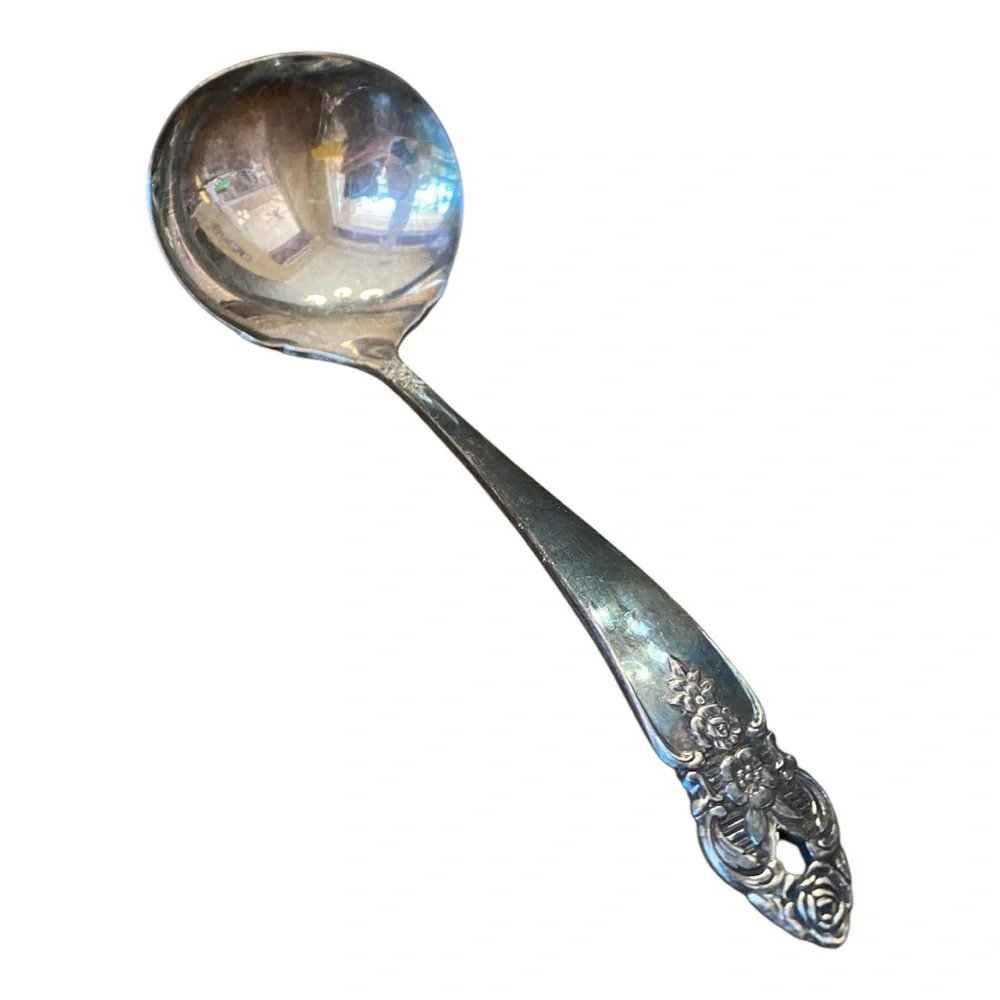1951 Oneida Prestige Plate DISTINCTION Silverplate - Gravy Ladle 7 1/8